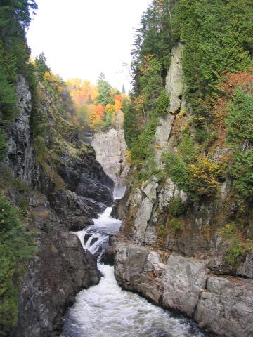 endroit assez encaissé dans le canyon